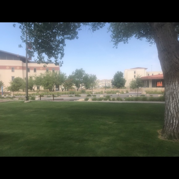 emelyjones054
